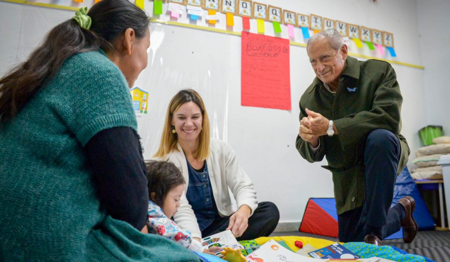 Juan de Jesús visitó la Escuela Especial N° 503 y dialogó con la comunidad educativa