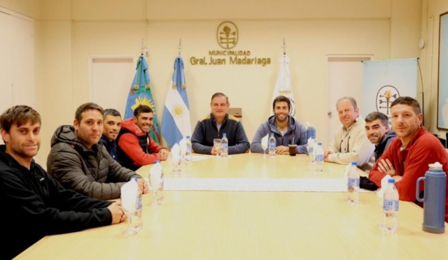 Madariaga y Lavalle impulsan una prueba piloto para proteger el pejerrey en la Salada Grande
