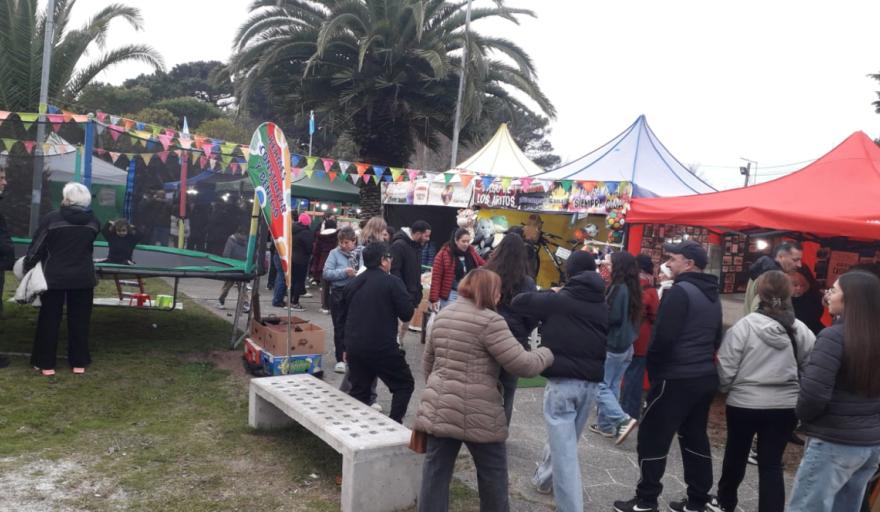 Celeste Silva destacó el movimiento comercial y la organización del Festival de Invierno