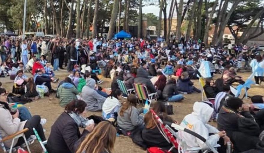 La Plaza de la Familia vuelve a vibrar con un nuevo Fan Fest para alentar a la Selección